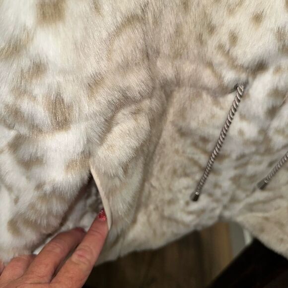 COLDWATER CREEK BRAND LEOPARD VEST - Picture 4 of 6